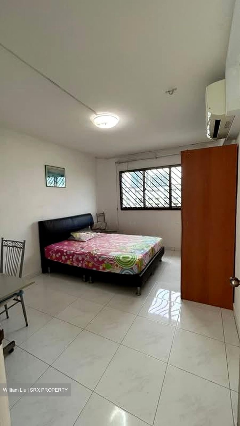 Blk 238 Jurong East Street 21 (Jurong East), HDB 5 Rooms #538001171